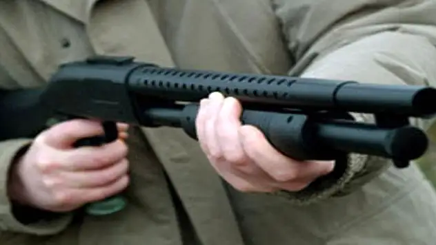 OĞLU İÇİN GELİNİNİ VURDU