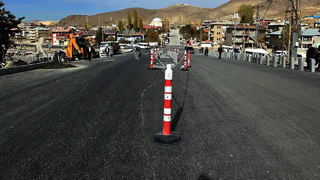 VAN BELEDİYESİ'NDEN ASFALT ÇALIŞMASI