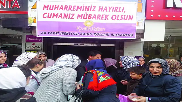 Ak Partili kadınlar aşure dağıttı