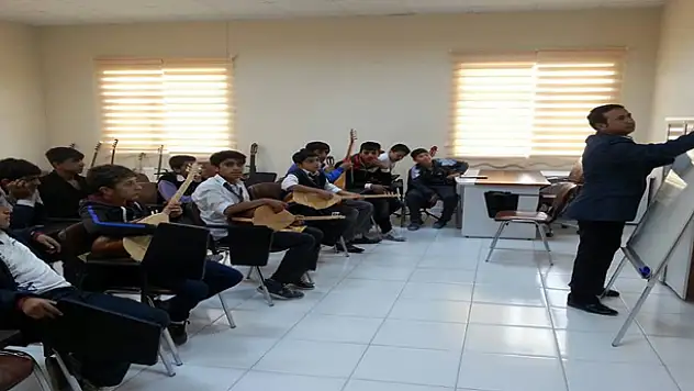 GENÇLİK MERKEZİNE YOĞUN İLGİ