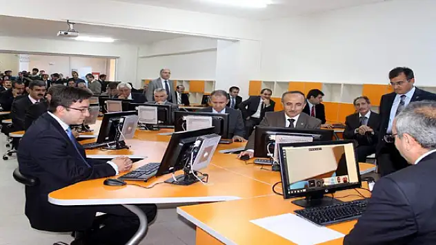 YYÜde bilgisayar laboratuarı ve bilim dersliği açıldı