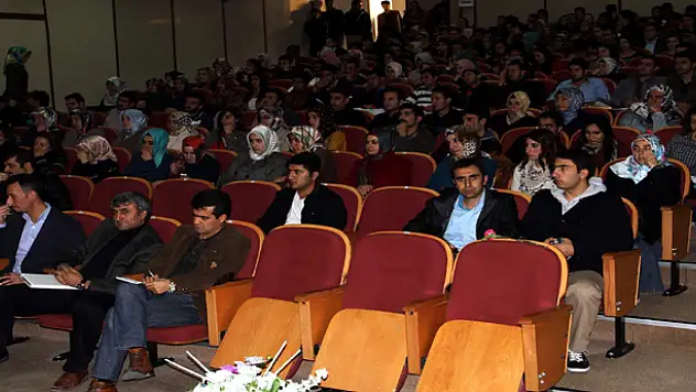 ÖĞRETMENLERE  PANEL DÜZENLENDİ