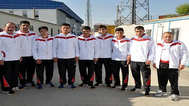 VANLI BOKSÖRLERDEN BİR BAŞARI DAHA