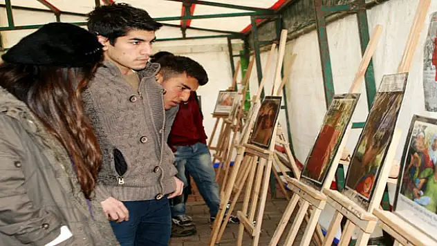 KADINA ŞİDDET FOTOĞRAF SERGİSİ İLE KINANDI