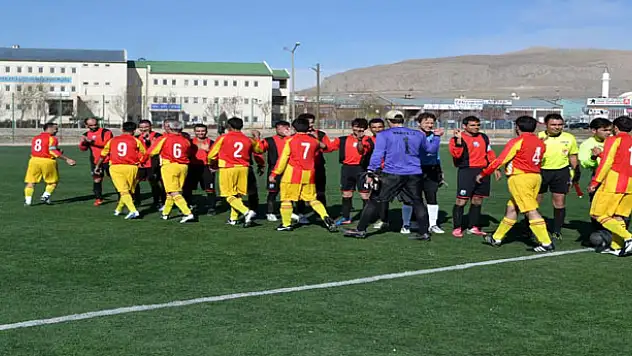 İŞİTME ENGELLİLERDEN BİR GALİBİYET DAHA