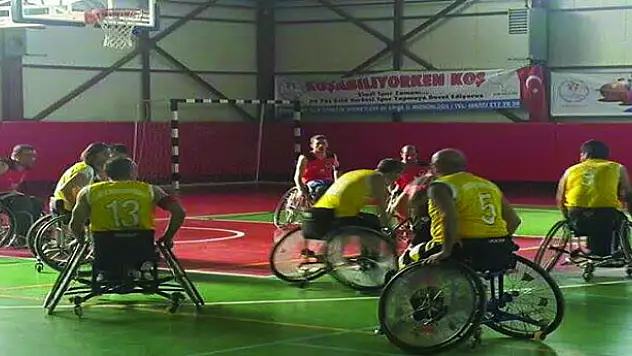 ENGELLİ BASKETBOL TAKIMI FIRTINALAR ESTİRİYOR