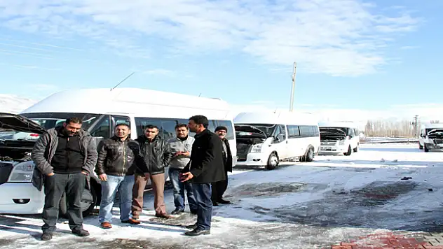 DONAN ARAÇLAR İÇİN YARDIM İSTİYORLAR