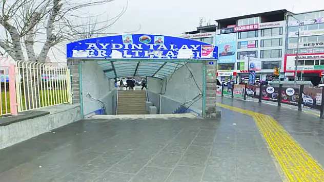 Yeraltı çarşısının girişleri yenilenecek mi?