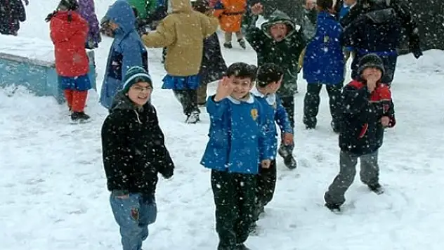 EĞİTİM'E KAR ENGELİ 