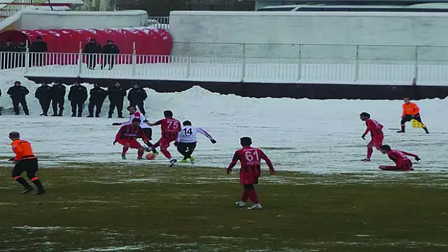 B.VANSPOR PAÇAYI ZOR KURTARDI