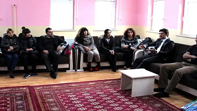 KAYMAKAM BARANDAN ÖĞRETMENLERE TAVSİYE