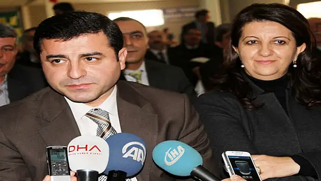 BAKANLARIN İSTİFALARI GECİKMİŞTİR