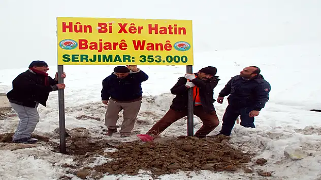  BELEDİYE'DEN KENTİN GİRİŞLERİNE KÜRTÇE TABELA 