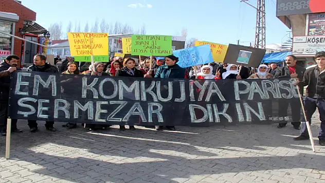 PARİS OLAYI BAŞKALE'DE PROTESTO EDİLDİ
