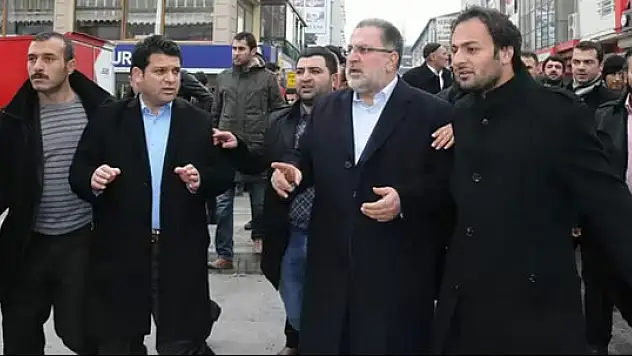 AK PARTİ'Lİ GÜLAÇAR SALDIRIYA UĞRADI