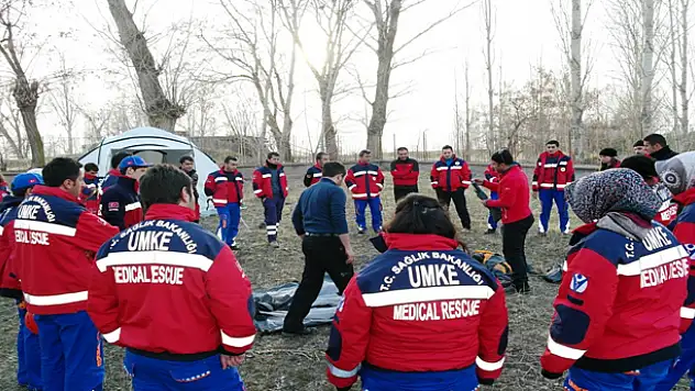 UMKE EKİBİ TEMEL EĞİTİM ALINDI