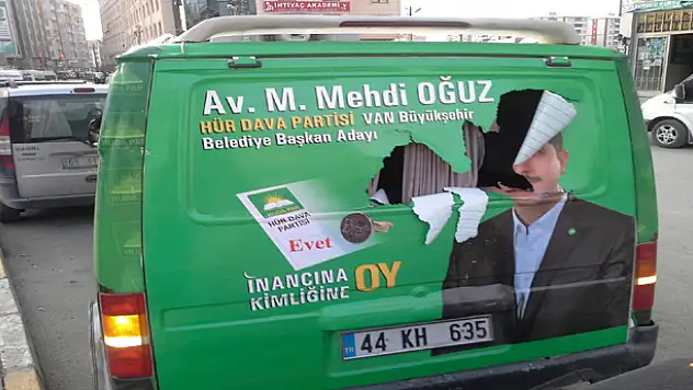 HÜDA PAR seçim aracına taşlı saldırı 