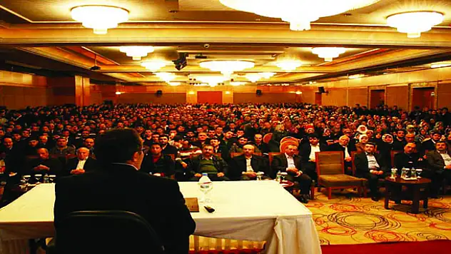 Kurucan Camia bütün siyasi partilere eşit mesafede