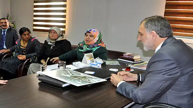 BDPLİ ADAY AKPLİ BELEDİYEYİ ZİYARET ETTİ 