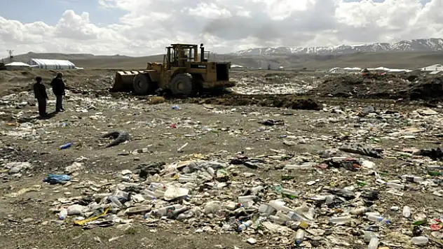 Erçekte Çöp Dağları Temizleniyor