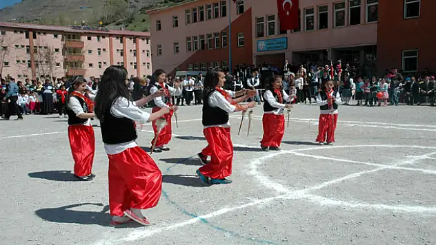 ÇATAK'TA 23 NİSAN COŞKUSU