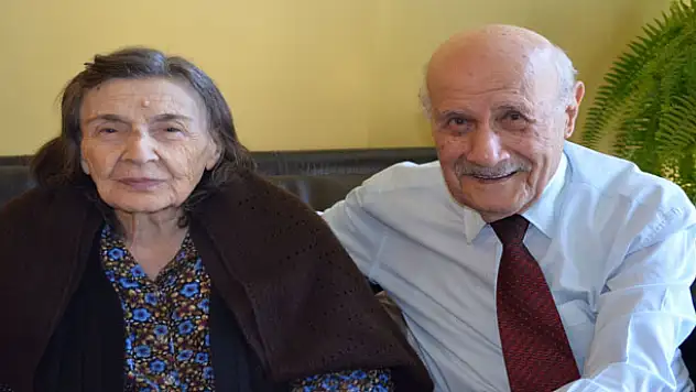 VANIN YAŞAYAN ÇINARI  Nazif ÇİLİNGİROĞLU