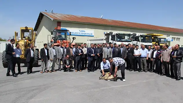 BAŞKAN ÖZGÖKÇE, KOLLARI SIVADI