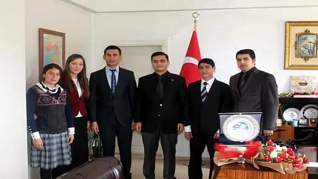 Öğretmen ve Öğrencilerden Kaymakam'a Ziyaret