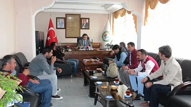 BAŞKAN HAKAN GAZETECİLERLE BİR ARAYA GELDİ