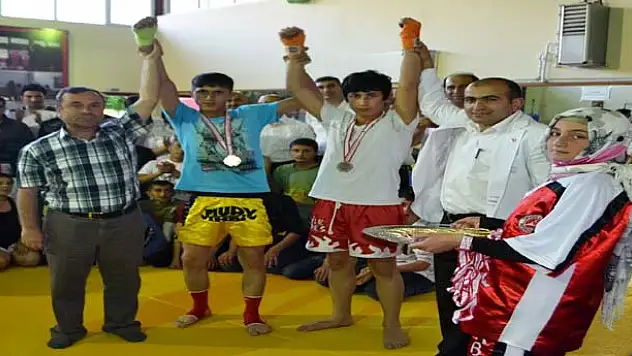 VAN'DA KİCK BOKS ŞAMPİYONASI HEYECANI