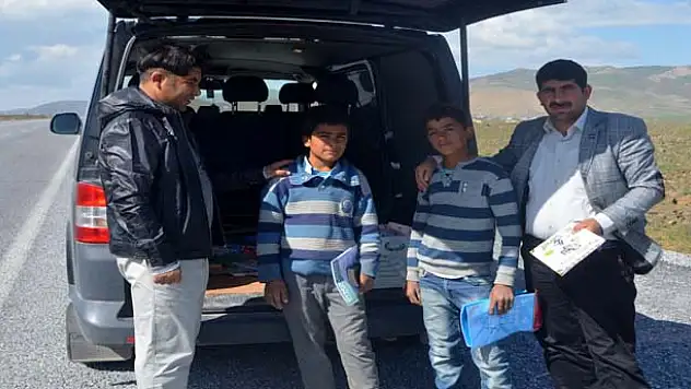 Öğretmen'den Çoban Öğrencilere Dağda Eğitim