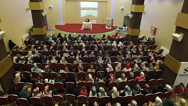 İl MüftülüğündenAile İçi İletişim Konferansı