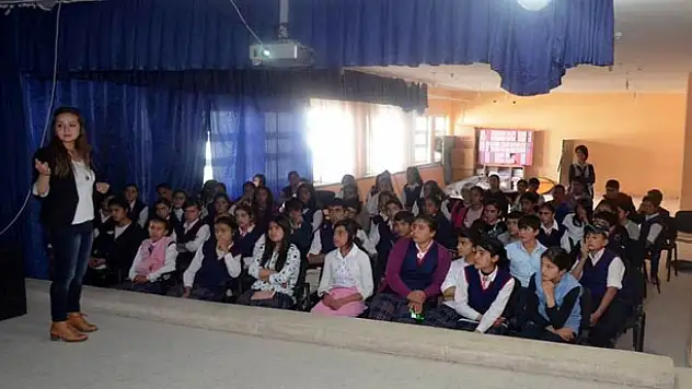 Aile Kültür Merkezi'nden Öğrencilere Seminer