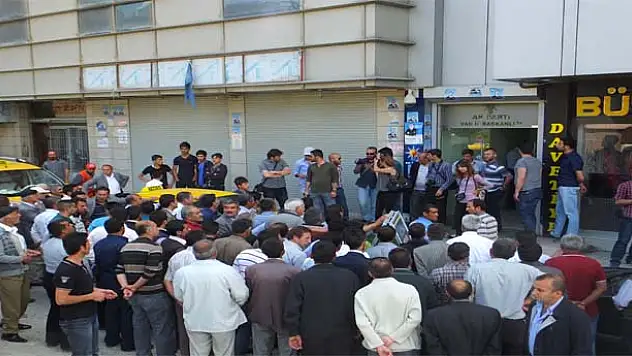 İŞTEN ÇIKARILMAYA TEPKİ