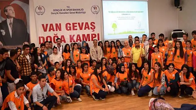 İyilik Gönüllüleri Gevaş'ta Buluştu 