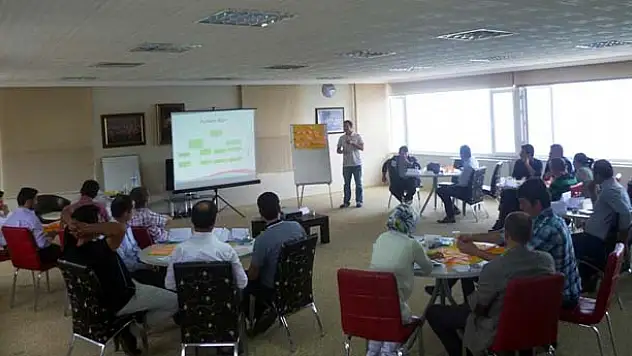 Edremit'te Proje Hazırlama Eğitimi Verildi