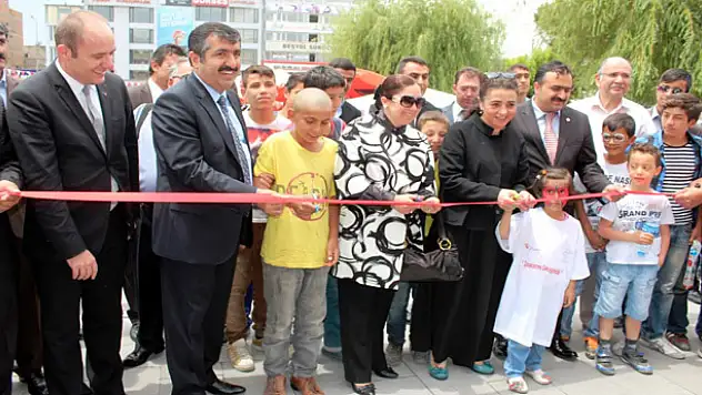 Bakan, Müsteşarı Çelik'in Van Temasları 