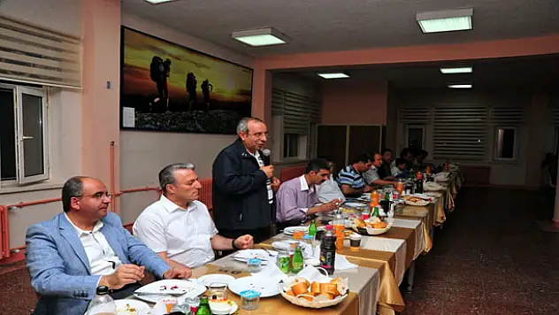 Üniversite Personeli Yemekte Buluştu