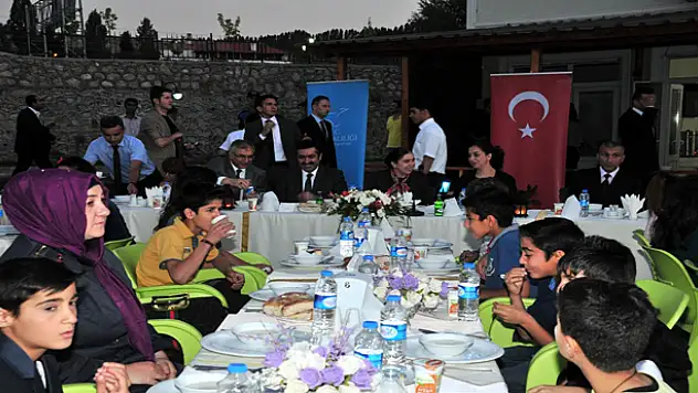 Vali Doğandan Sevgi Çocuklarına İftar