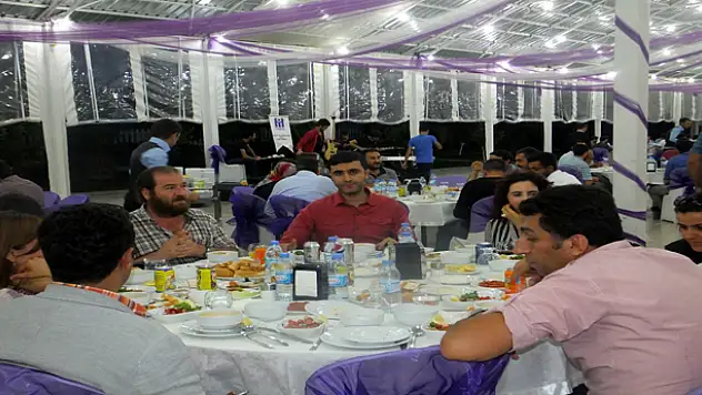 İMO Üyeleri Yemekte Buluştu