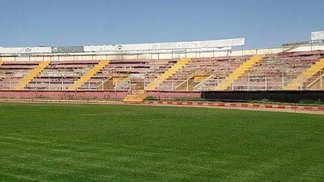 Bakanlık Bu Stadı Görmüyor Mu?