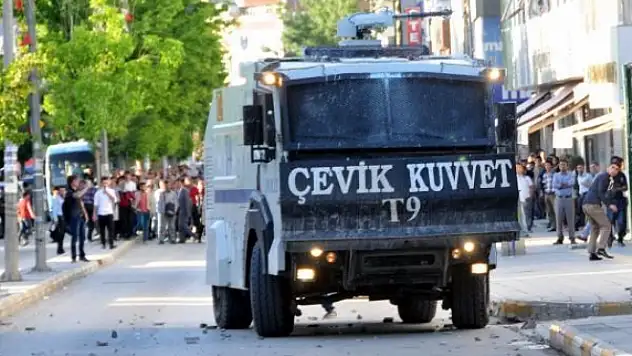 Olaylara  Karışan 16  Kişiye  Gözaltı