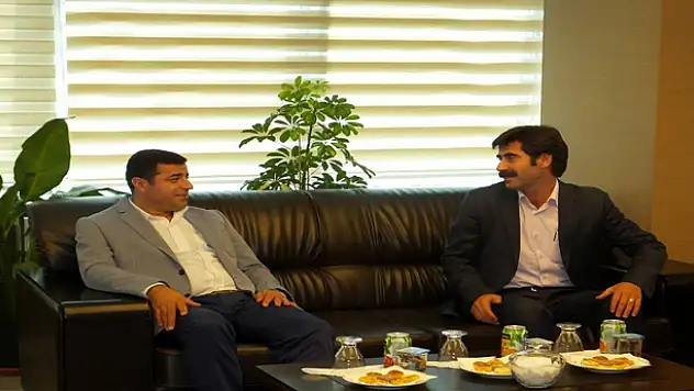 Demirtaş: Kazanılan Belediyeleri Kutluyorum