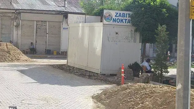 Belediye Bu Konteyneri Neden Kaldırmıyor?