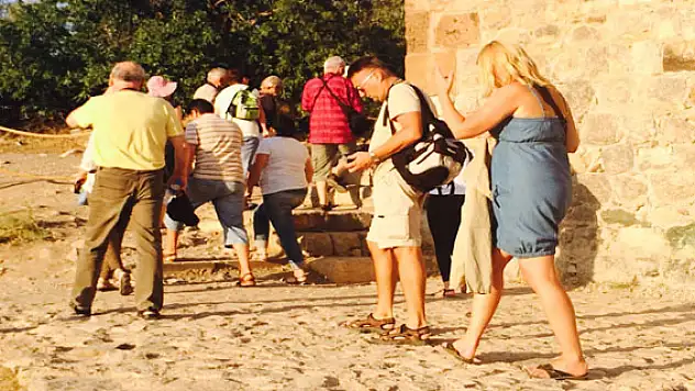 Akdamar Adası'na Turist Akını