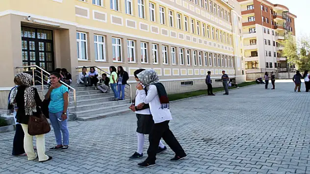 Depremzede Öğrencilerin Okul Sevinci