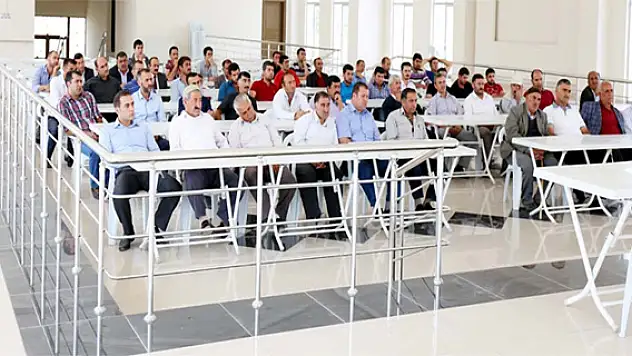 Eş başkanlar esnafları dinledi