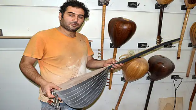 Vanlı Önder Bursada Ağaca Hayat Veriyor