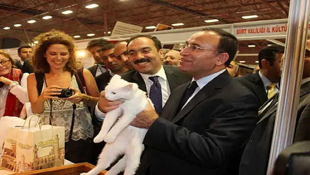 Bakan Bozdağ Turizm Fuarına Katıldı