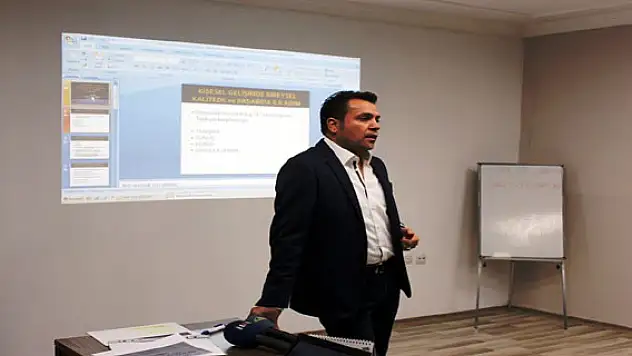 TUİK'ten Çalışanlara Kişisel Gelişimi Semineri 